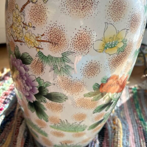 Chinese Lsrge Floral And Birds Beautiful Porcelain 24” Tall 10” Wide Beautiful - Picture 14 of 16